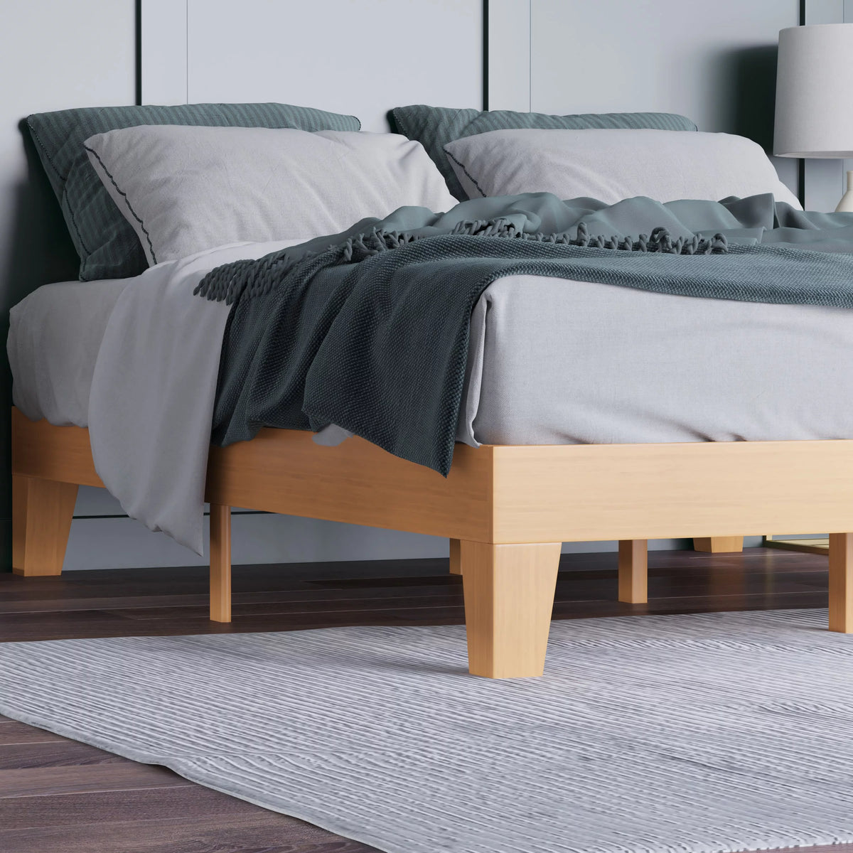 Queen Size Wooden Platform Bed with Pine Finish J432567