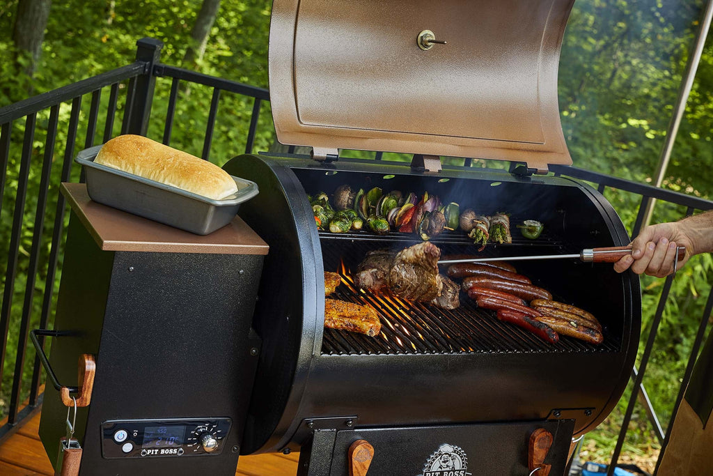 Wood Fired Pellet Grill with Flamebroiler Z810