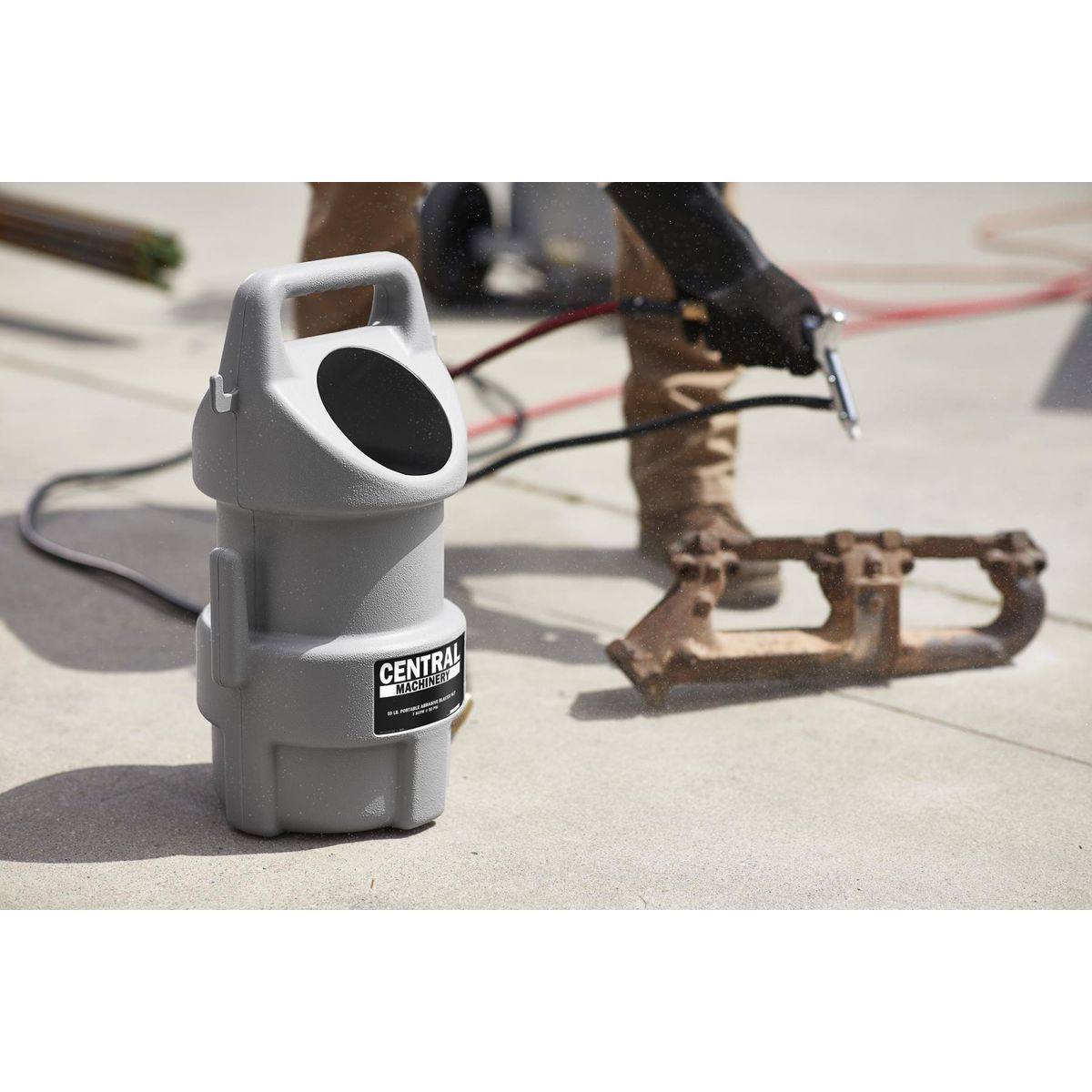 50 lb. Portable Abrasive Blaster Kit U425822