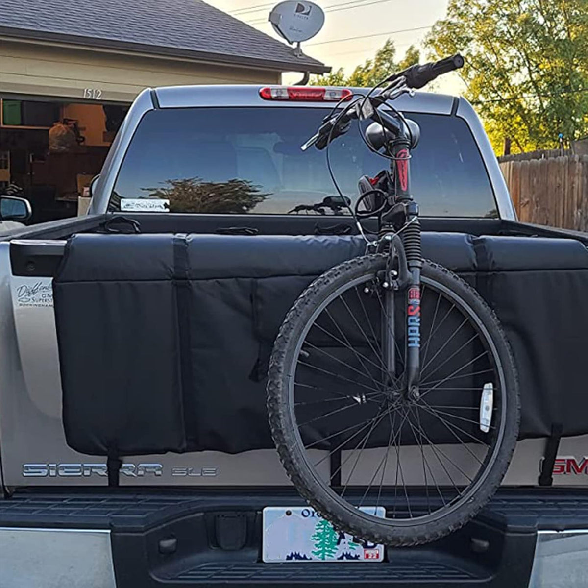 Tailgate Pad for Mountain Bikes with Tool Pockets and Bike Fixing Straps L178