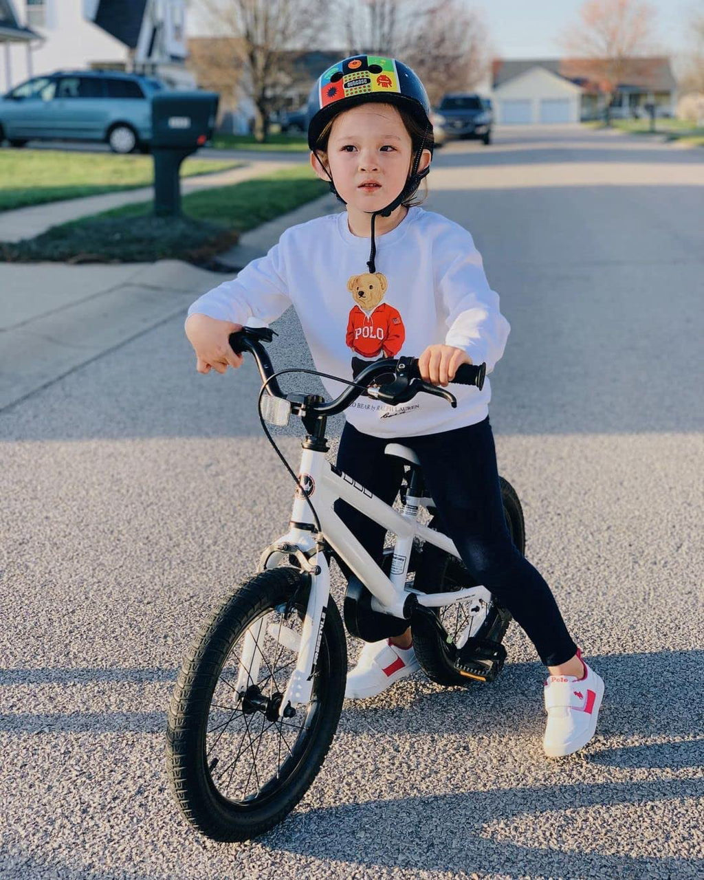 16 In Black Kids Bike with Training Wheels E3434