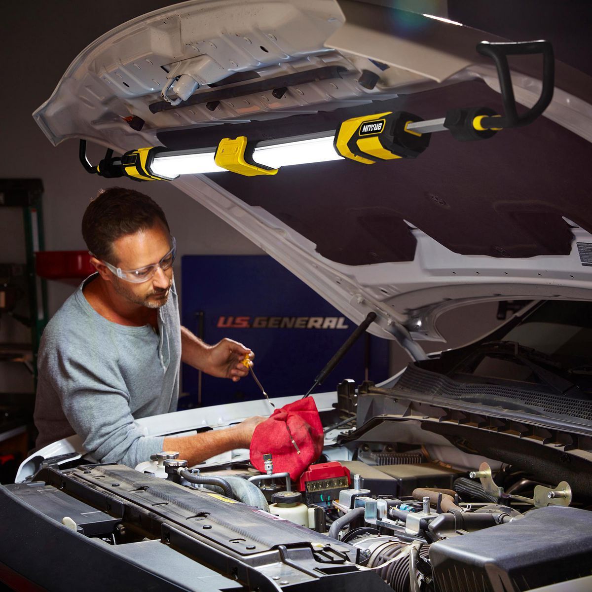 2000 Lumen Foldable Underhood Light H15583